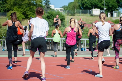  Trening na świeżym powietrzu vs. sala fitness: zalety i wady