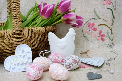 Wielkanocne dekoracje: inspiracje dla domu i ogrodu
