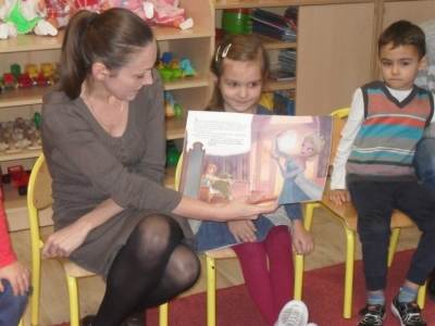 PM1: Goście czytają a dzieci słuchają