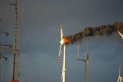 Płonie elektrownia wiatrowa w Chojnach!