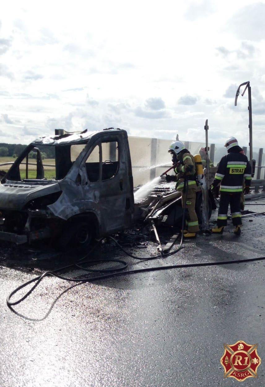 Pożar na autostradzie A2. Spłonął bus