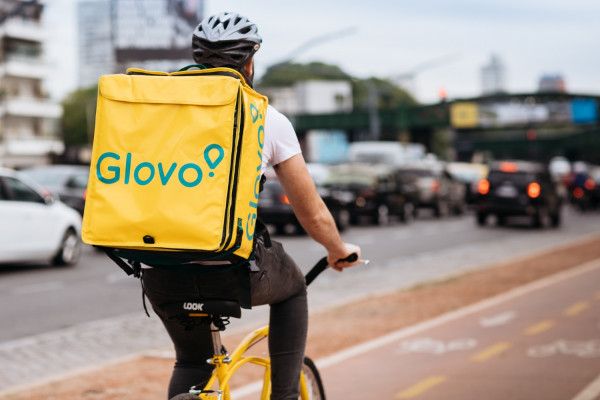 Glovo wkracza do Koła! Niebawem skorzystasz z dowozu do domu