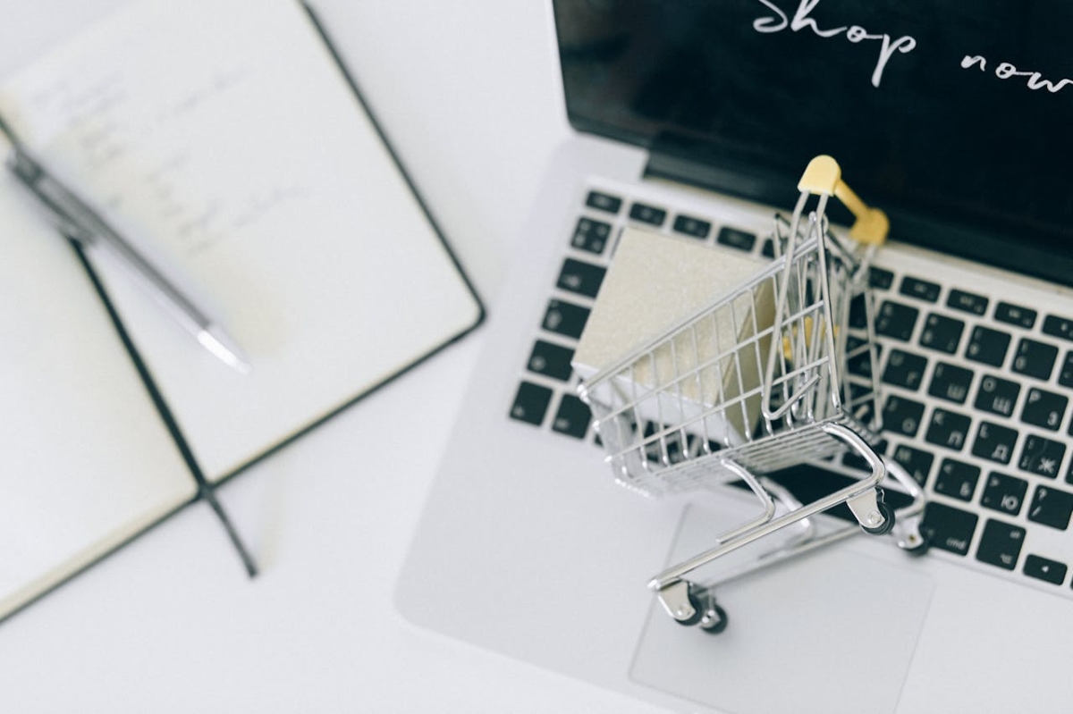 Jak ecommerce B2B wpływa na strategie omnichannel?