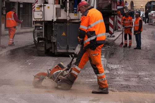 Jak wybrać najlepszą kurtkę roboczą na zimę?