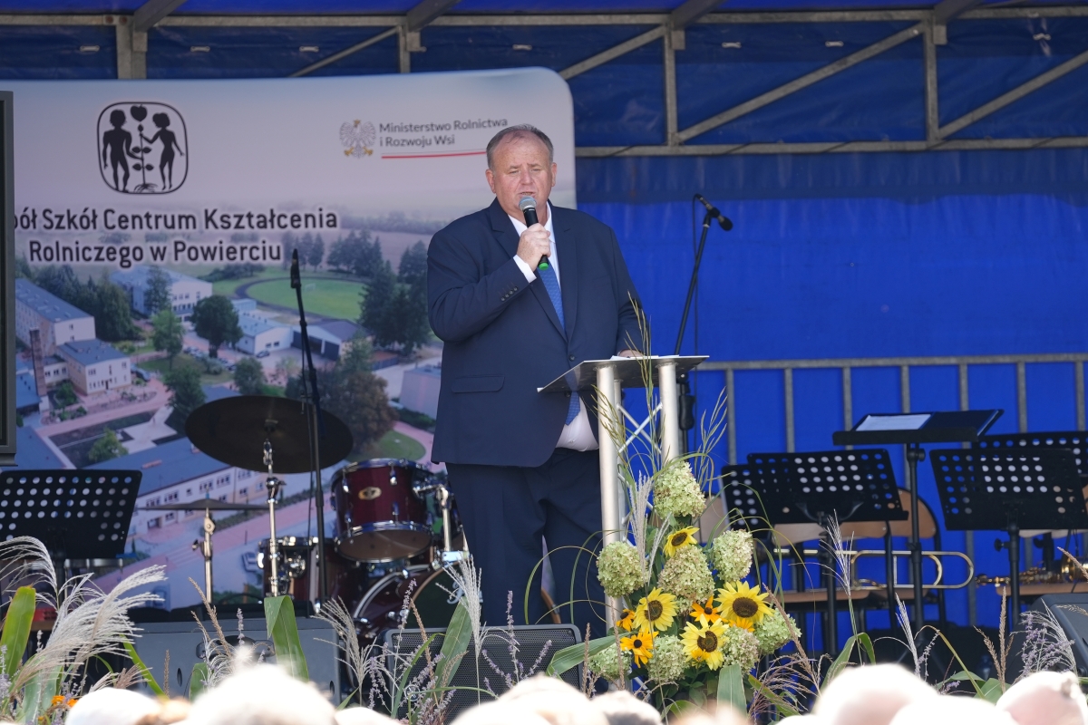 Zjazd Absolwentów ZSCKR w Powierciu. Z tradycją w przyszłość [FOTO]