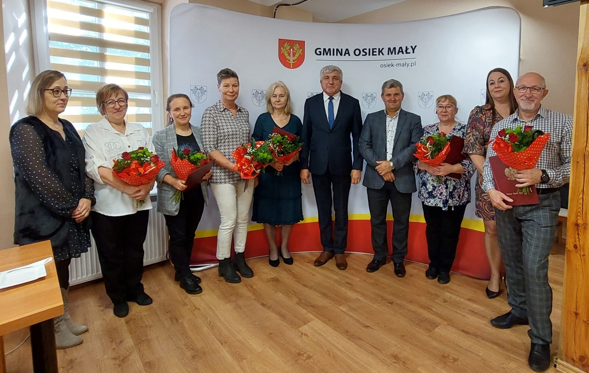 Dyrektorzy oraz Nauczyciele otrzymali Nagrody Gminy Osiek Mały