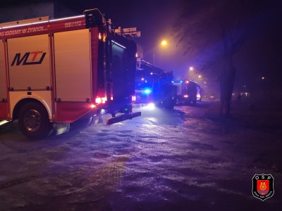 Pożar w budynku wielorodzinnym na Nowym Rynku. Dwie osoby ewakuowane