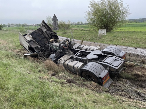 Autostrada A2: kierowca zjechał do rowu - konieczna hospitalizacja