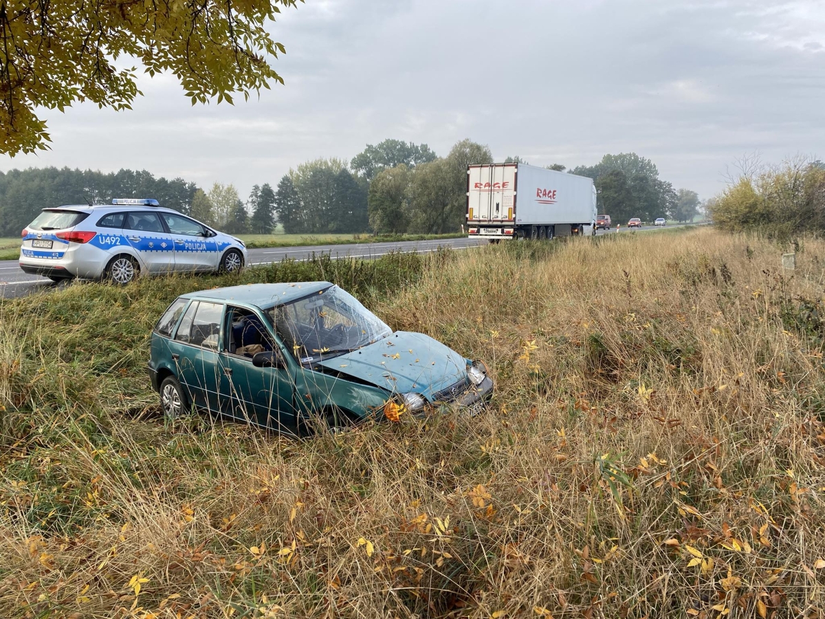 Zawracając zderzył się z ciężarówką