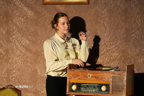 Jubileusz szkoły w Powierciu: goście, wspomnienia i spektakl na sali [FOTO]