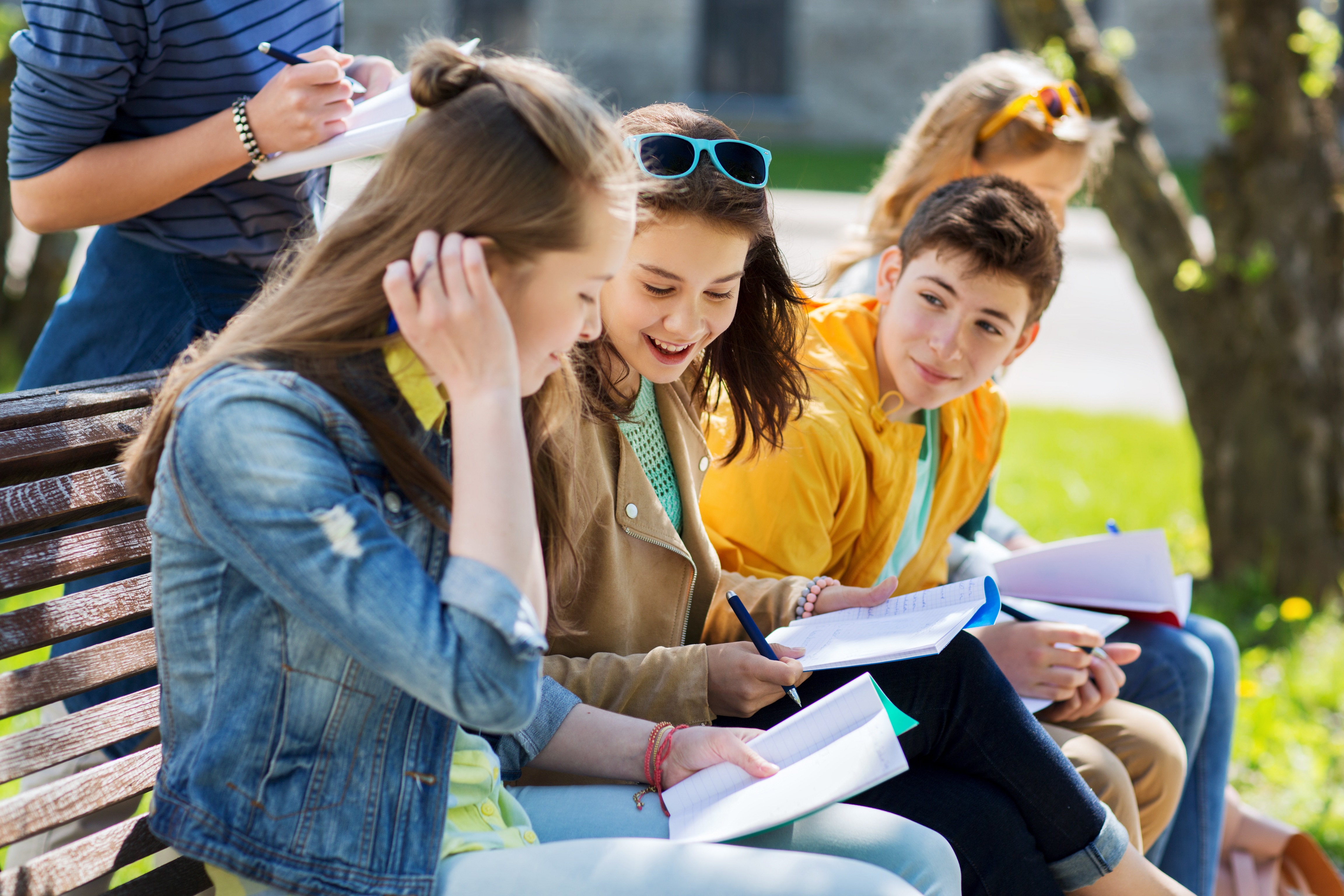 Równe szanse dla uchodźców: Fundacja Rozwoju Systemu Edukacji z programami nastawionymi na integrację