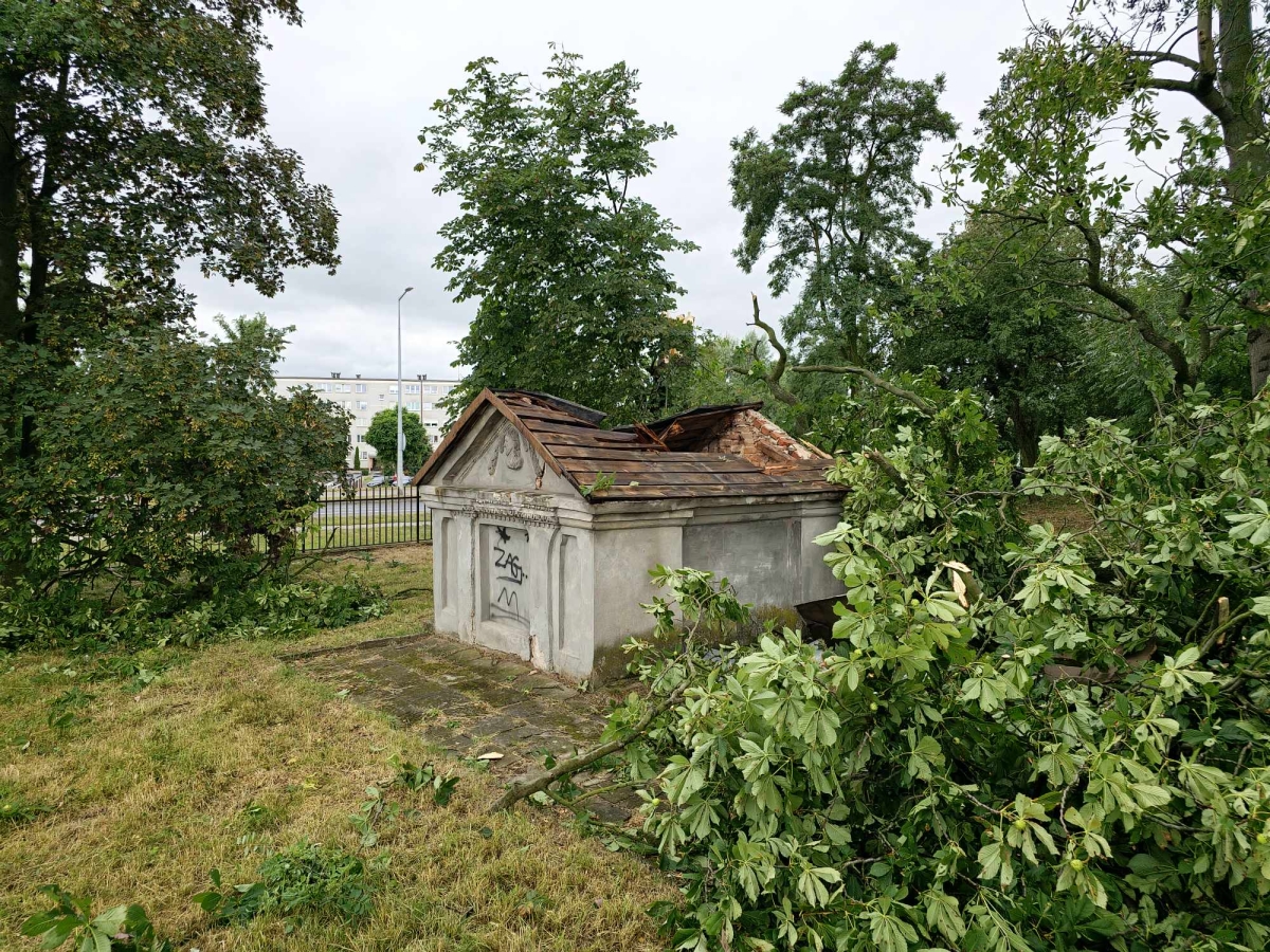 Ponad 270 interwencji strażaków i nadal wpływają kolejne. W Grzegorzewie konieczna ewakuacja rodzin