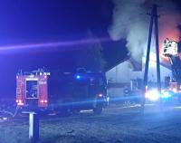 Pożar domu w Głębokiem. Społeczność lokalna ruszyła z pomocą poszkodowanym