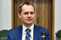 Przewodniczący Rady Powiatu wsparł pokaźną sumą inicjatywę budowy ławeczki