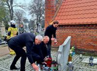 Hołd dla Człowieka Niepodległości na kolskim cmentarzu