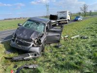 Wypadł z drogi i dachował. Mężczyzna zabrany śmigłowcem do szpitala