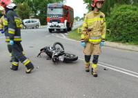 Zderzenie samochodu z motocyklem w Kłodawie -17-latek trafił do szpitala
