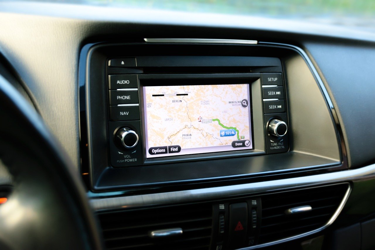Jak wybrać GPS do samochodu? Szybki poradnik 