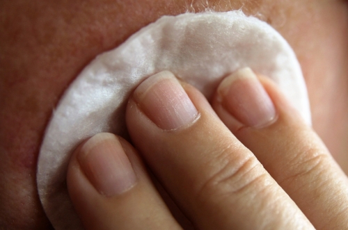 Najlepsze praktyki pielęgnacji skóry: jak zachować zdrową i młodą skórę