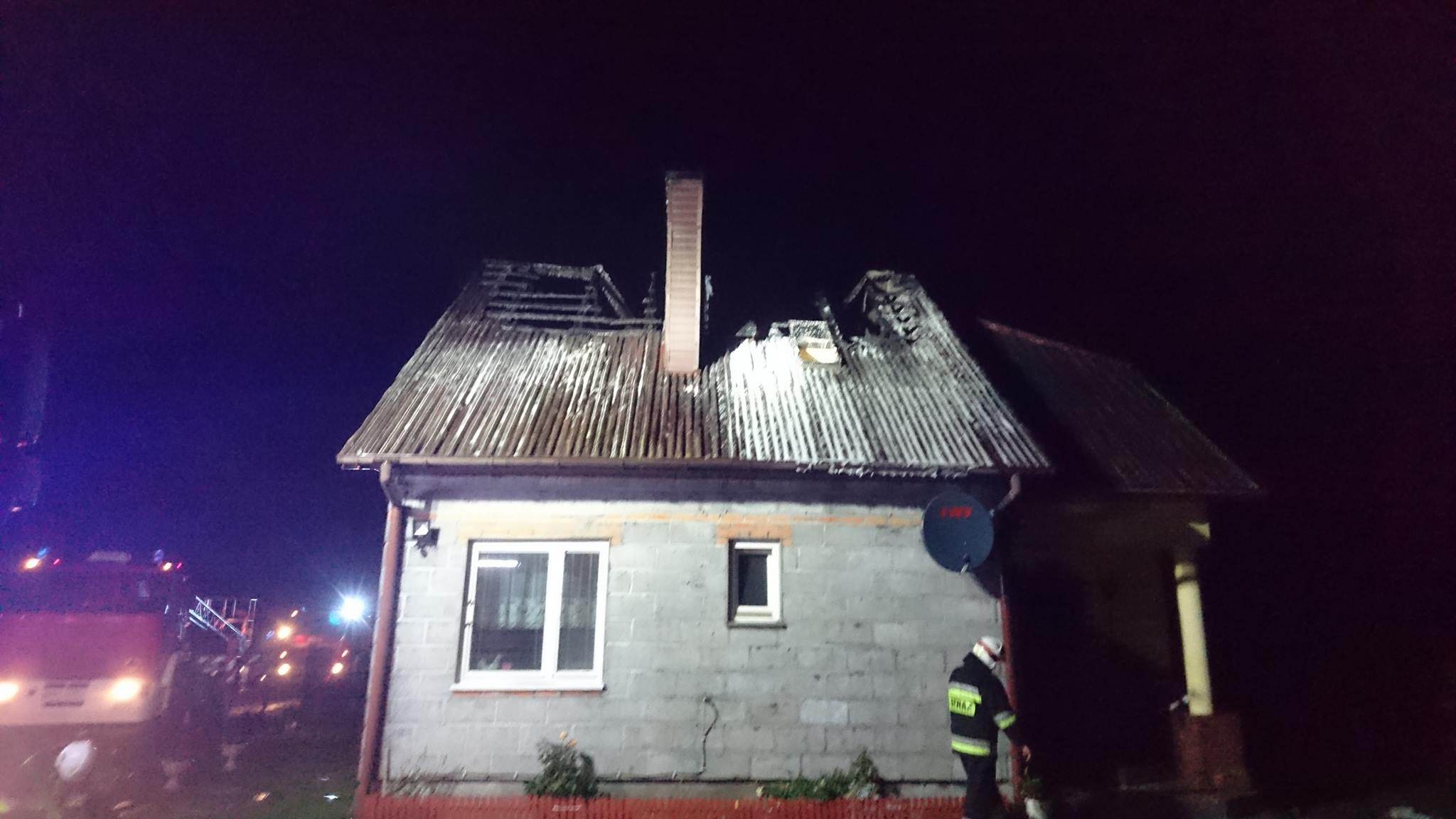 Pożar domu jednorodzinnego w Lisicach. Ogromne straty