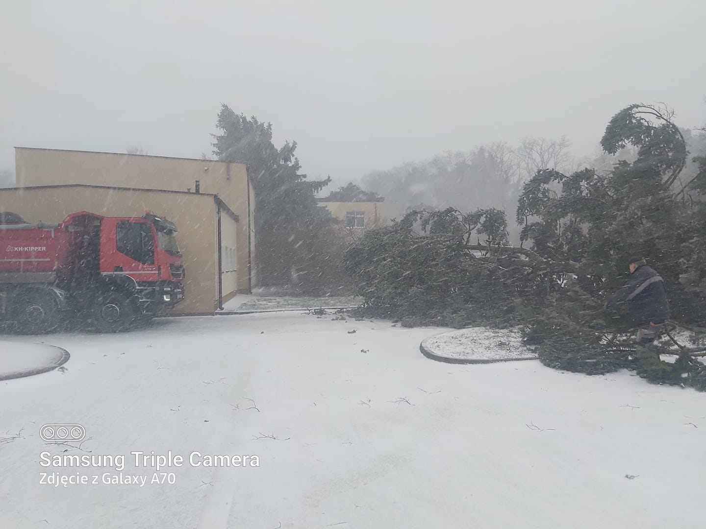 Burza śnieżna nad powiatem - zdjęcia czytelników