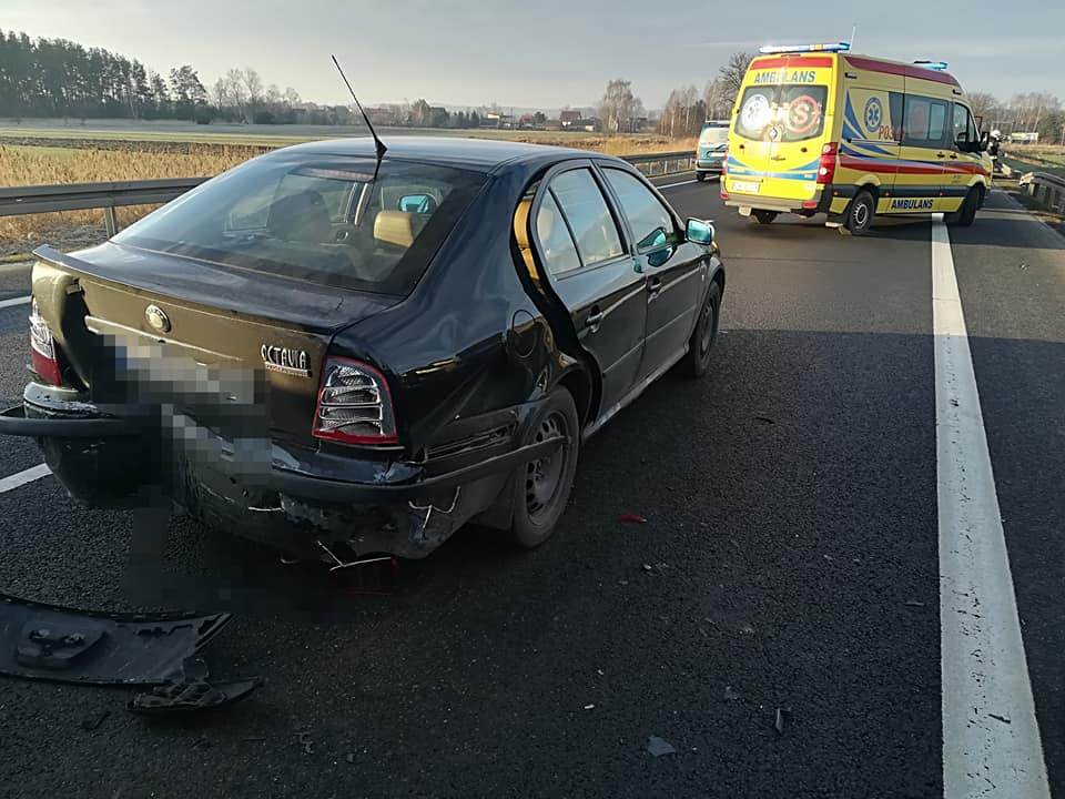 Najechał na tył samochodu. Zderzenie na DK92