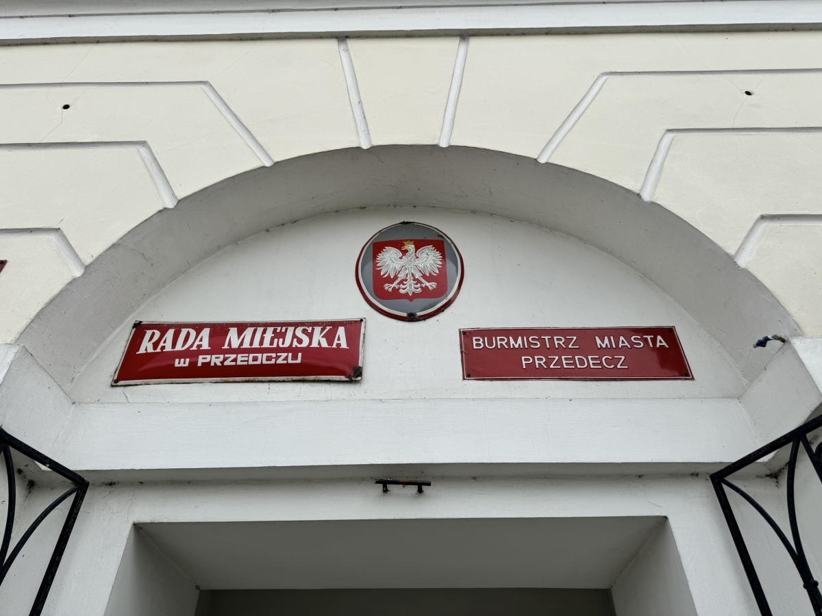 Ważny apel Burmistrza Przedcza. Sprawdź, co dotyczy właścicieli psów i kotów