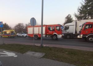 Pijana kobieta doprowadziła do kolizji trzech pojazdów