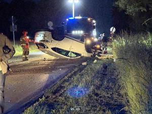 Niebezpieczne dachowanie w Osieku Wielkim: pasażer w szpitalu