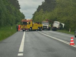 Poranek zamienił się w tragedię! DK92 zablokowana po śmiertelnym zderzeniu