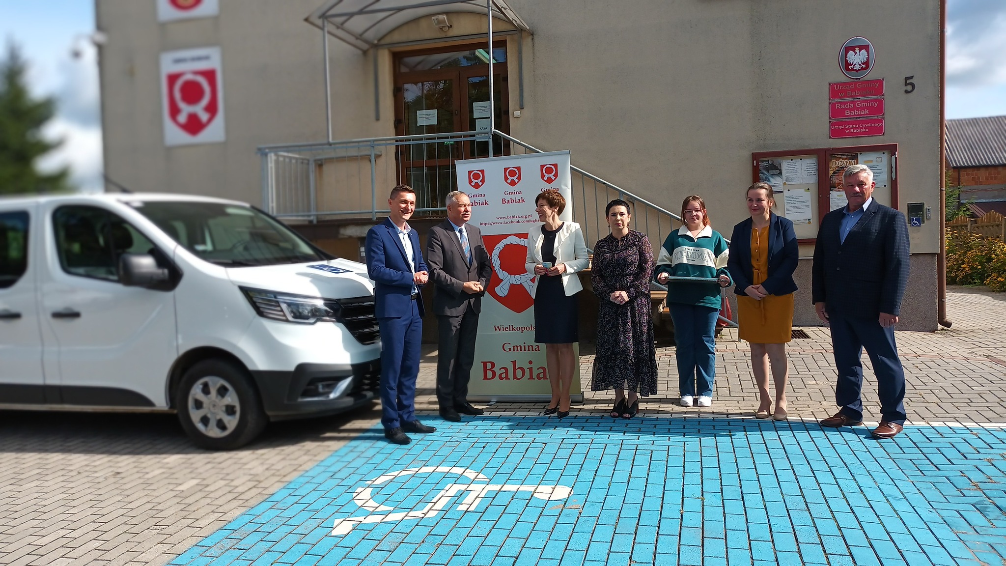 Nowy samochód dla Gminy Babiak. Pomoże w transporcie osób niepełnosprawnych