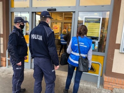 Policja z inspekcją sanitarną wznowiła kontrole w sklepach