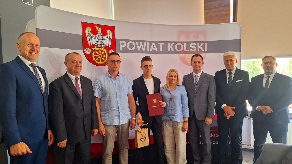 Uczniowie kolskiego Kazika z nagrodami w konkursie FOX 2025