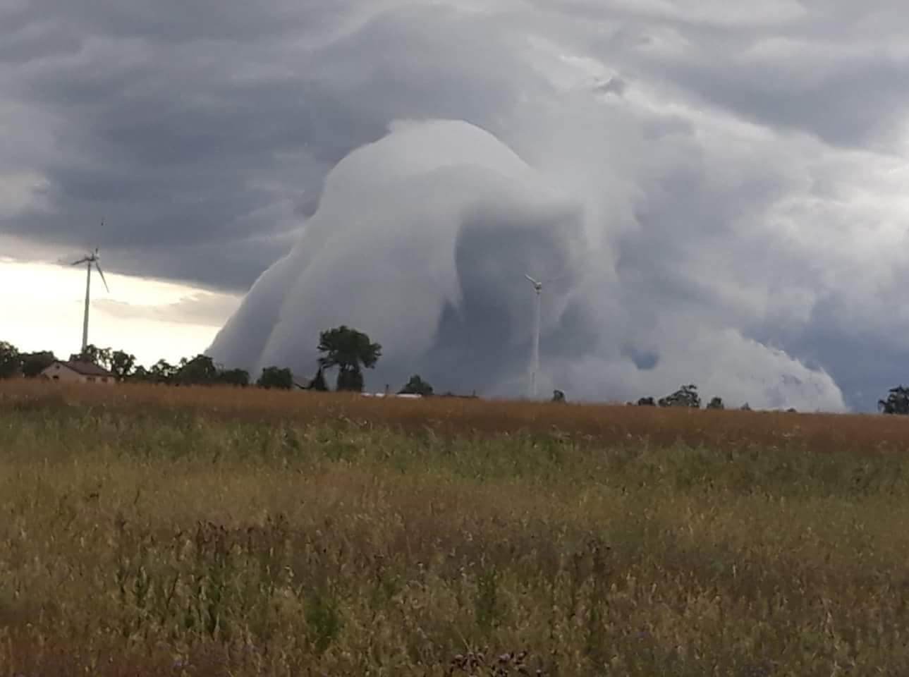 Rzadkie zjawisko atmosferyczne nad gminą Osiek Mały