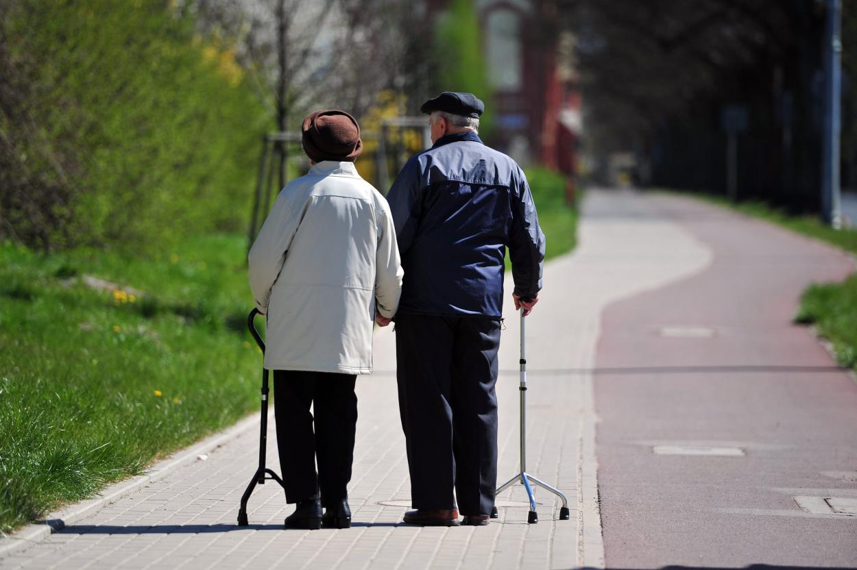 Prezes ZUS: pierwsze trzynastki trafią do emerytów przed Wielkanocą