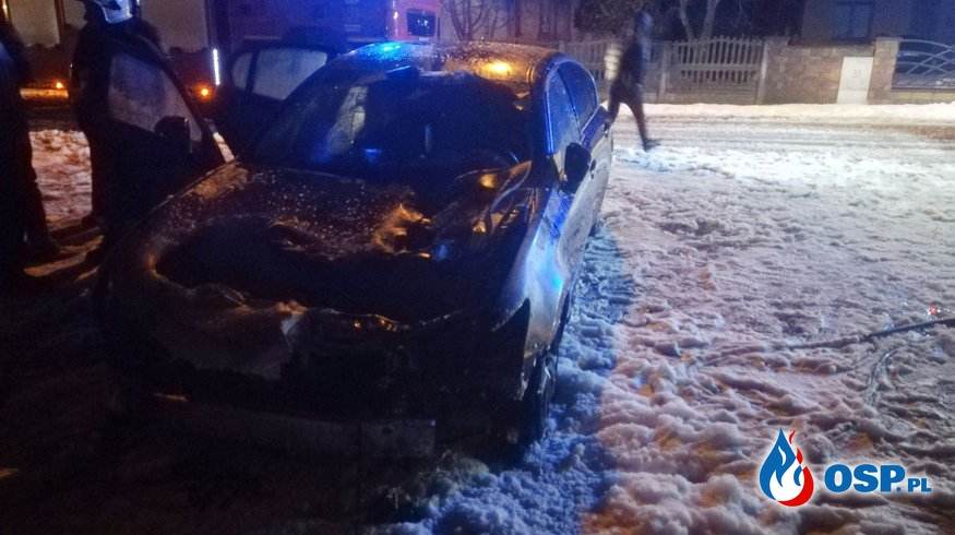 Pożar samochodu marki Lexus