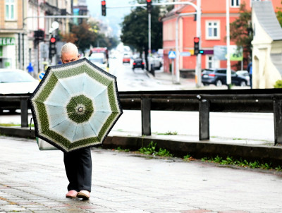 Synoptyk IMGW: Polskę opuszcza suchy wyż. Do kraju wkracza chłodny front z zachodu