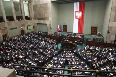 Sejm uchwalił nowelizację zaostrzającą kary dla sprawców wykroczeń drogowych
