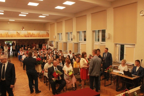 Uczniowie ZSCKR w Powierciu pożegnali rok szkolny