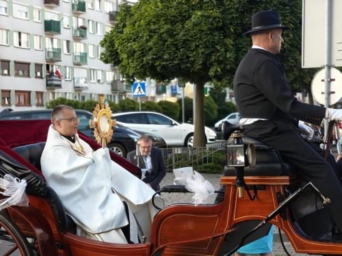 Koło w rytmie Uwielbienia - wspólna modlitwa przy dźwiękach muzyki