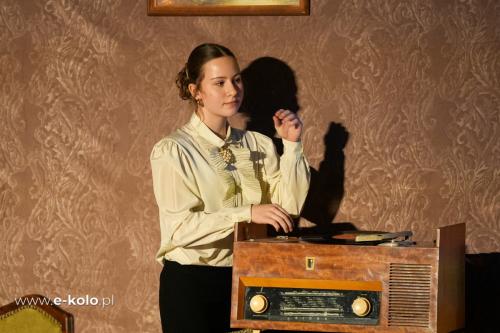 Jubileusz szkoły w Powierciu: goście, wspomnienia i spektakl na sali [FOTO]