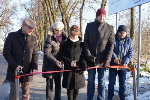 Samorządowcy przecięli wstęgę na nowej trasie pieszo-rowerowej
