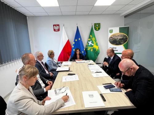 Koszmar mieszkańców małej miejscowości zniknie. Są pieniądze na usunięcie odpadów w Szołajdach!