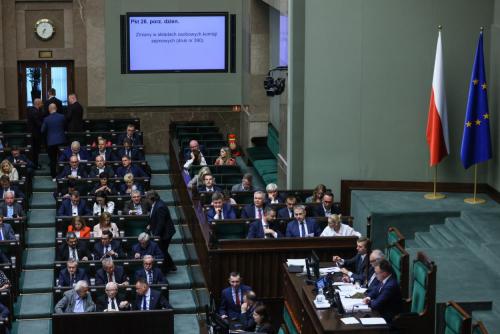 Sejm uchwalił ustawę o wspieraniu rodziców 