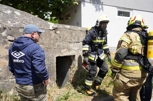 Lokalni odkrywcy sprawdzili bunkier na osiedlu Kolejowa. To nie koniec prac [ZDJĘCIA]