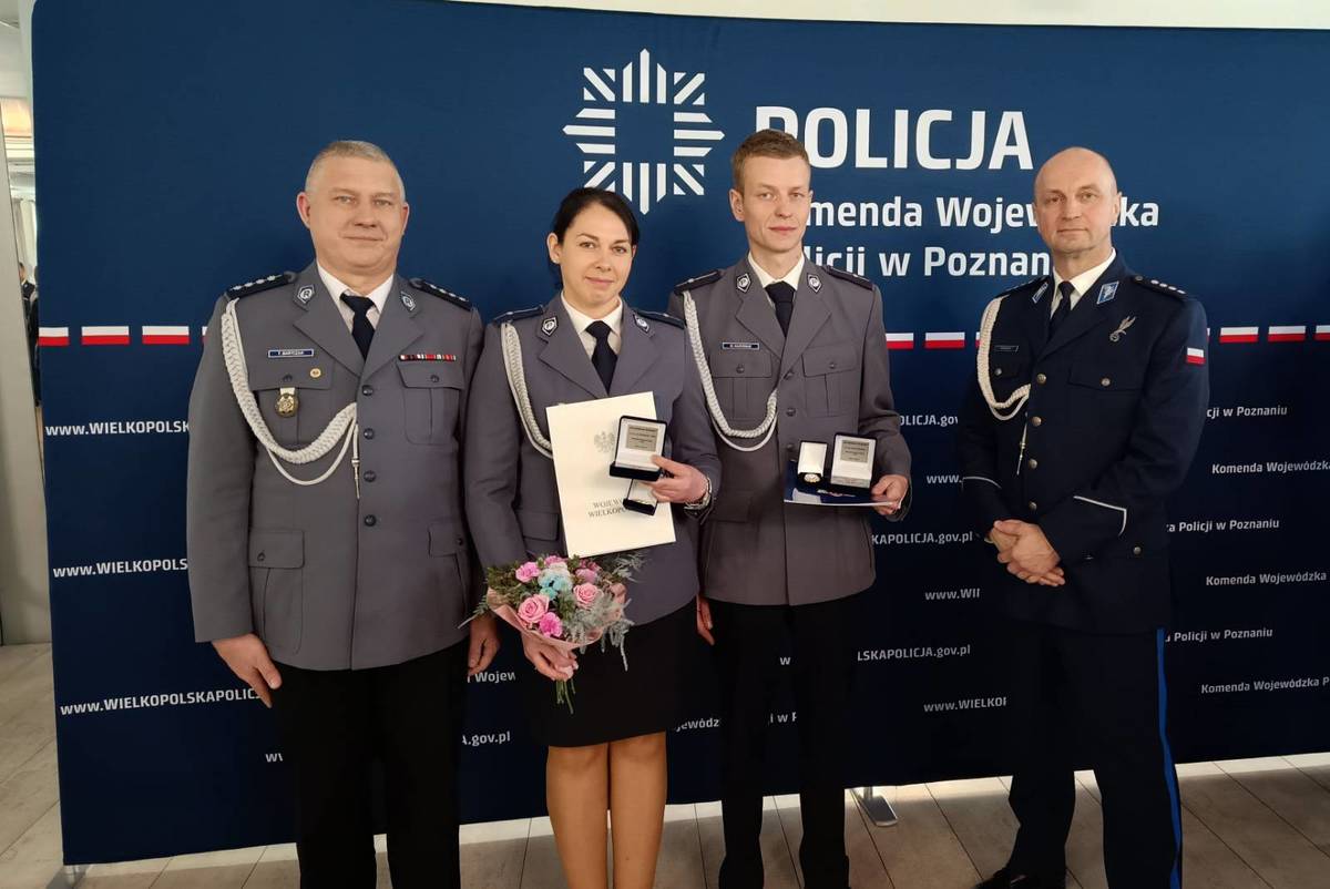 Wyjątkowa Gala w Trzebawiu: Policjanci uhonorowani Kryształowymi Gwiazdami