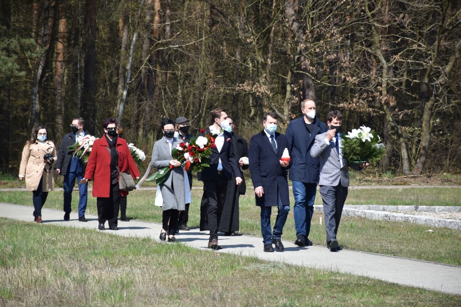 Samorządowcy nie zapomnieli o ofiarach byłego obozu w Chełmnie