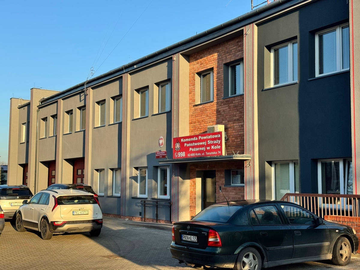Modernizacja budynku Komendy PSP w Kole. Nowa elewacja i kolejne zmiany w planach [FOTO]