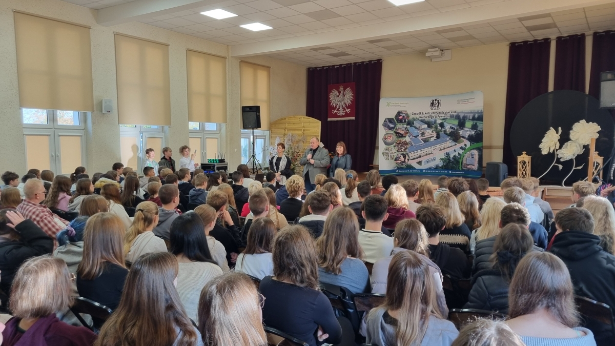 Dni otwarte w ZSCKR w Powierciu - uczniowie mieli możliwość zobaczyć wszystko na własne oczy [WIDEO]