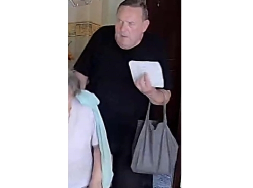 Podszywał się pod pomocnika seniorów i wyłudzał pieniądze. Kogo szuka policja?